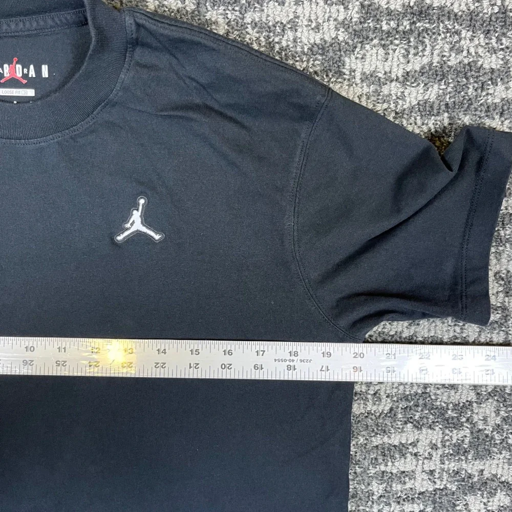 Jordan T-Shirt Mens Small Loose Fit Black Jumpman Logo Short Sleeve Tee